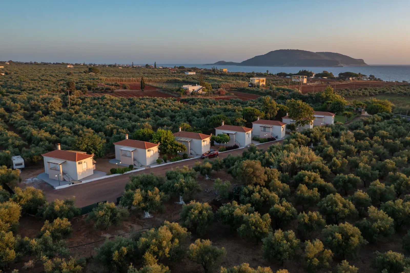 Lagouvardos Apartments Marathopoli