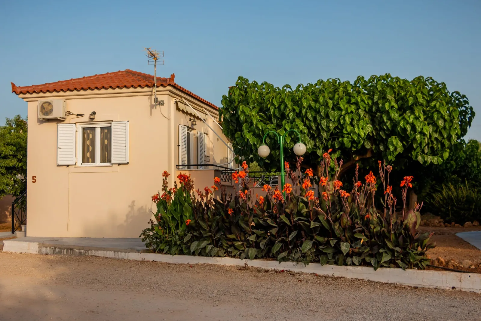 Lagouvardos Apartments Marathopoli