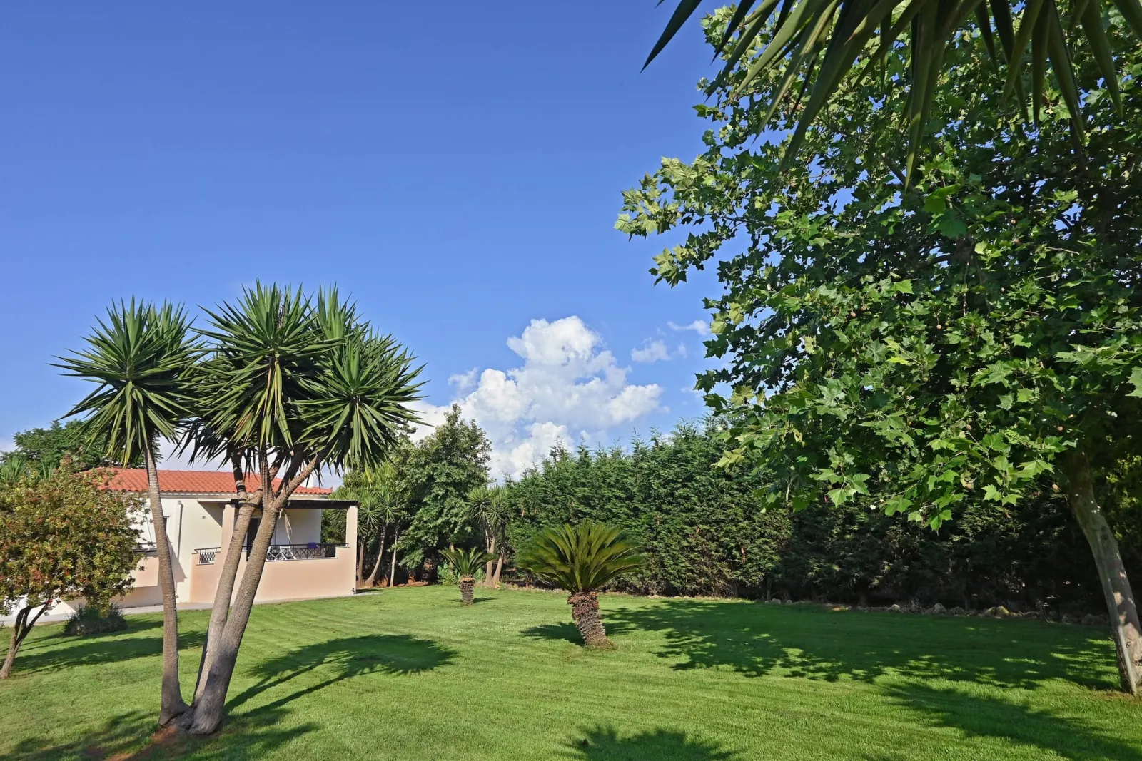 Lagouvardos Apartments Marathopoli