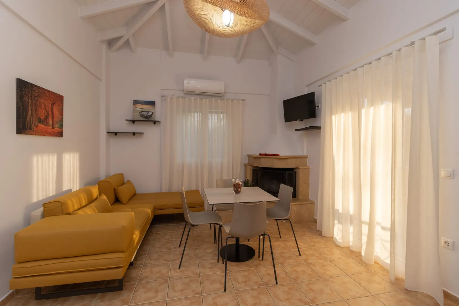 Lagouvardos Apartments Marathopoli