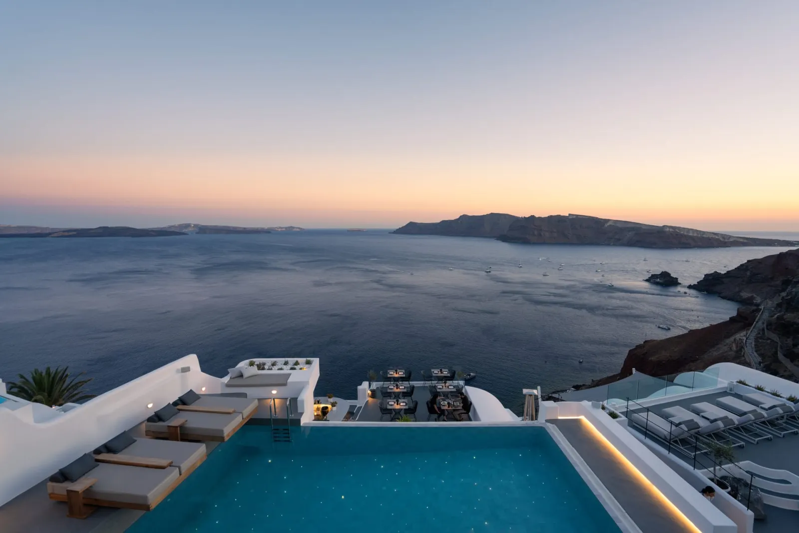 La Perla Villas & Suites