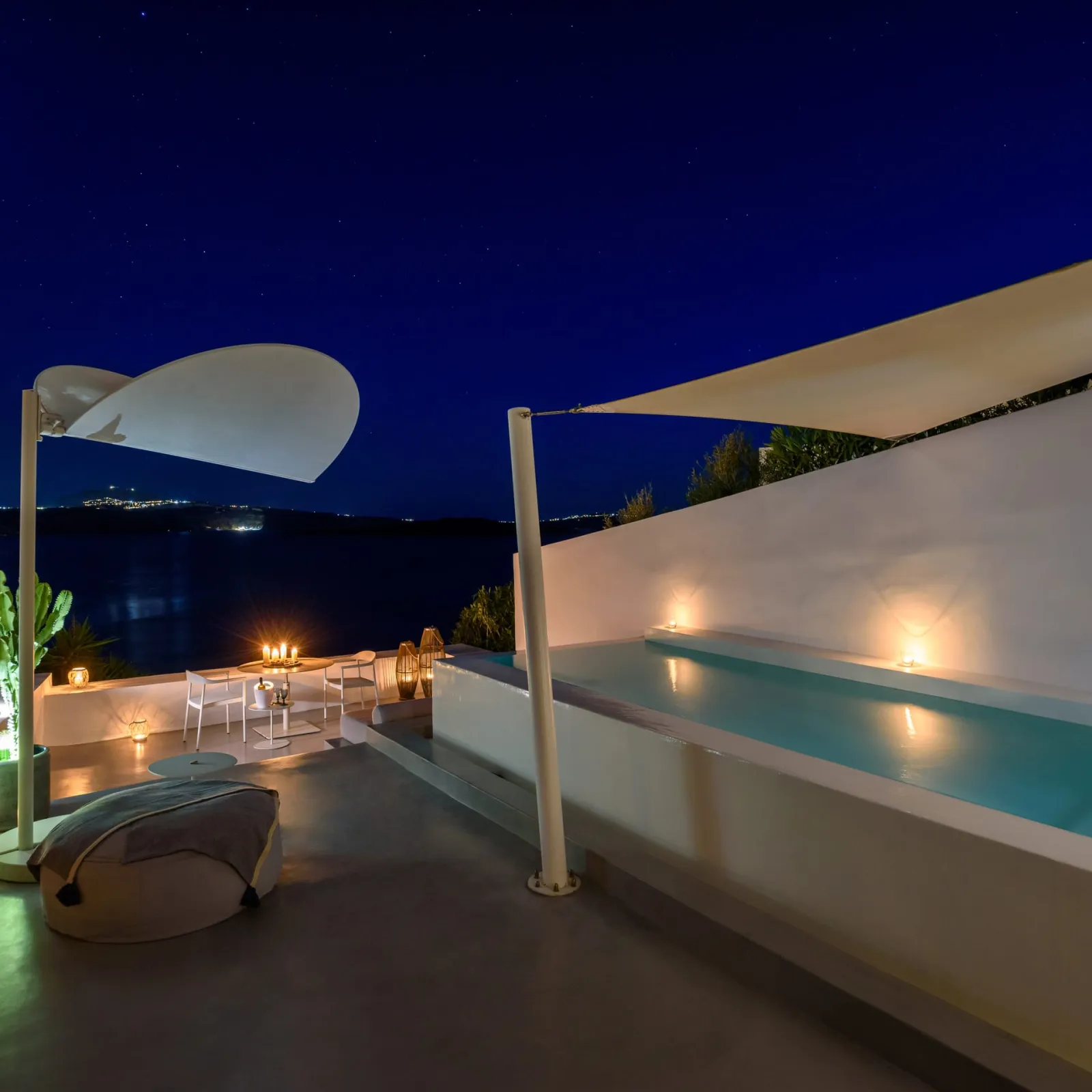 Lathouri Cave Villa - Spacious veranda with heated plunge pool