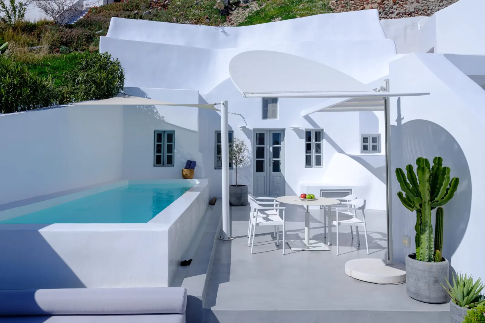 Lathouri Cave Villa