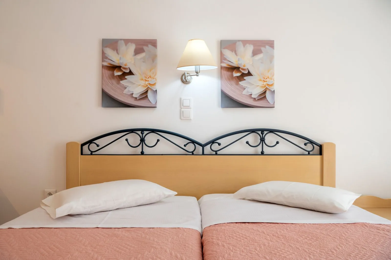Leonardos Apartments