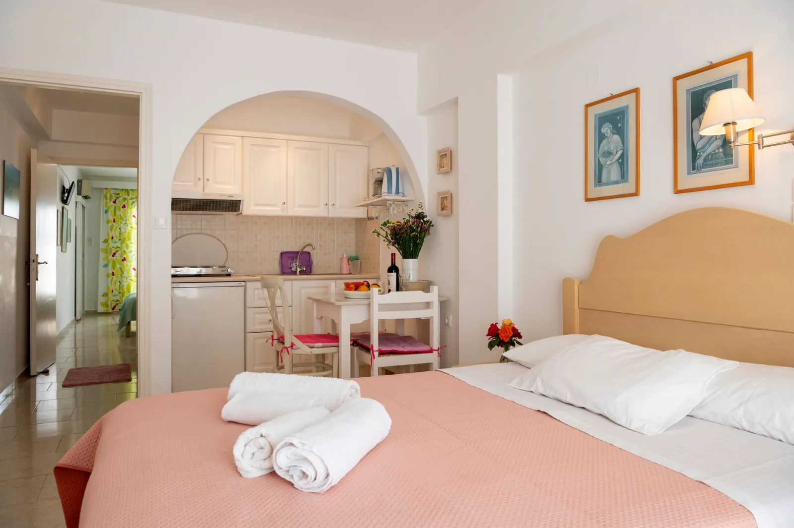 Leonardos Apartments