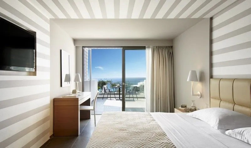 Lichnos Beach Hotel and Suites