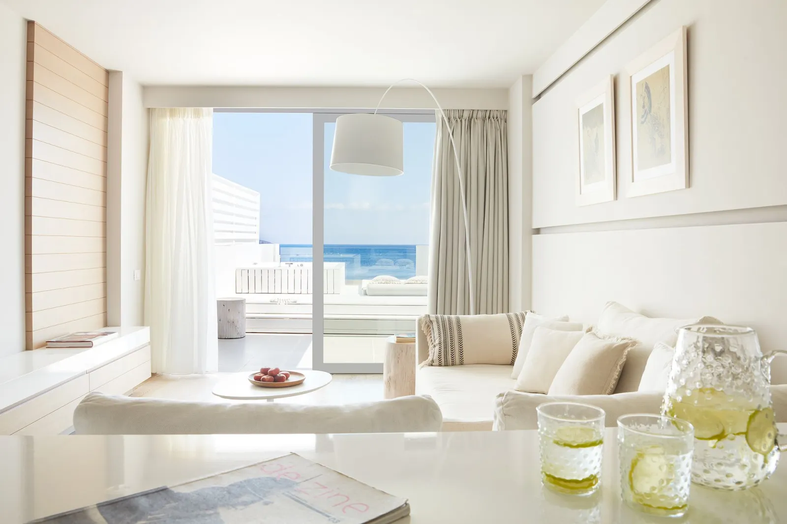 Lichnos Beach Hotel and Suites