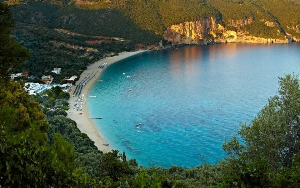 Lichnos Beach Hotel and Suites