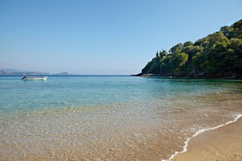 Lichnos Beach Hotel and Suites