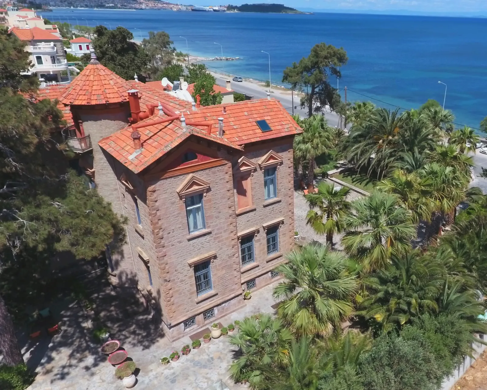 Loriet Hotel
