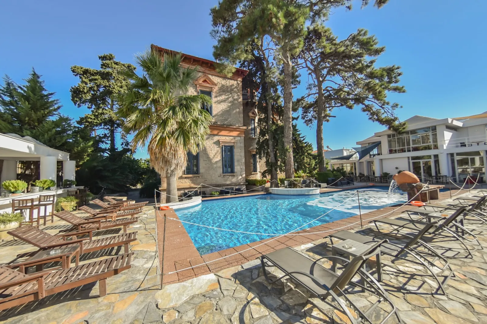 Loriet Hotel