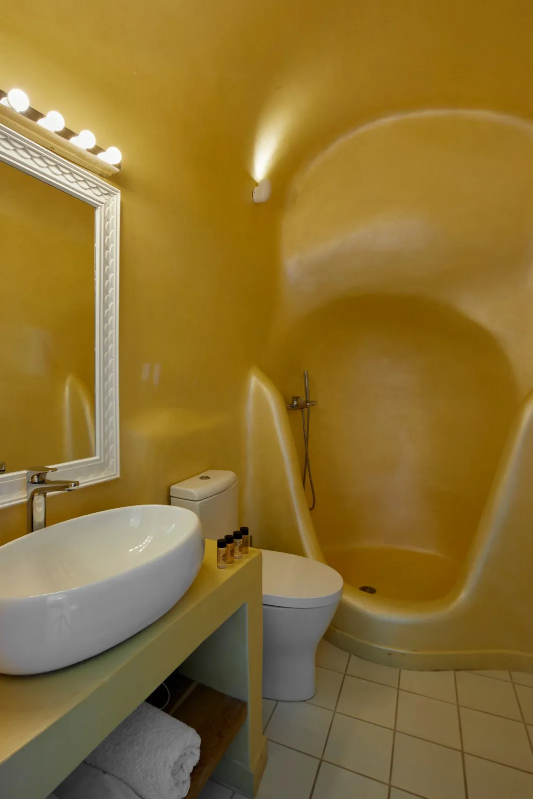 bathroom Pearl Suite