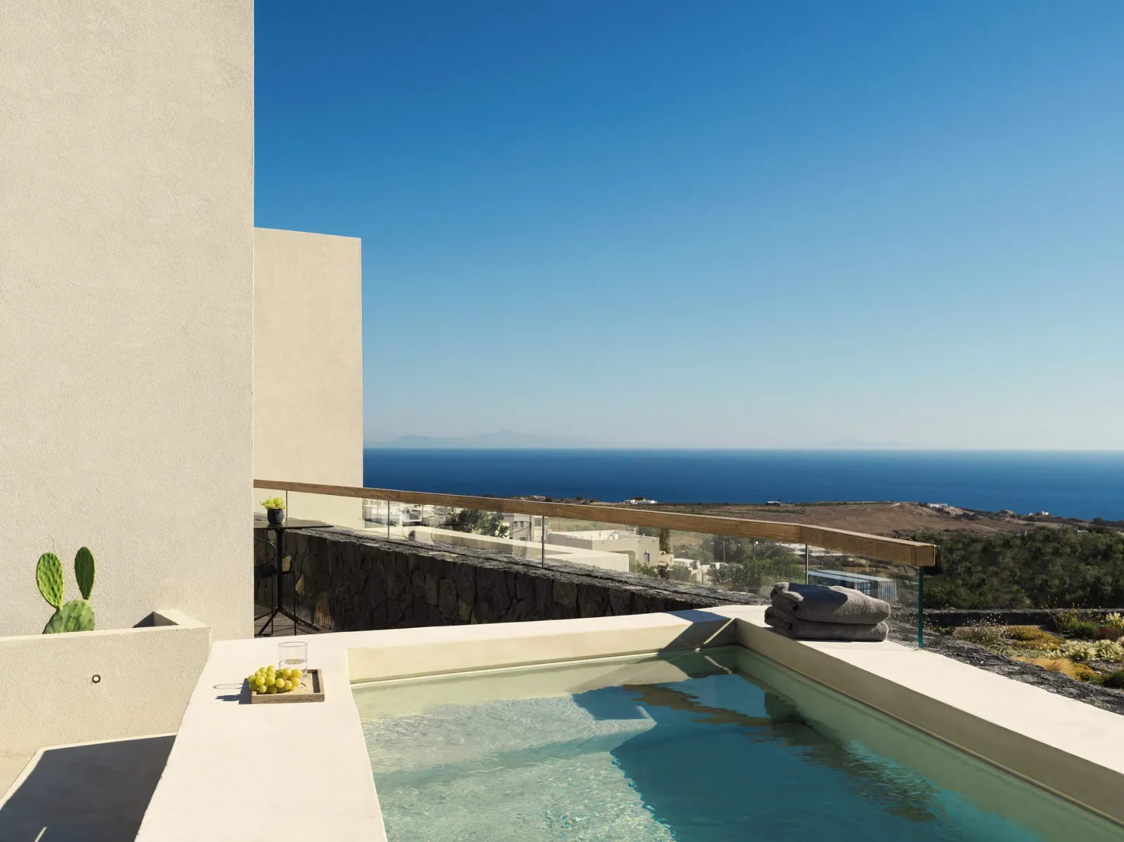 Story-worthy terraces with outdoor jacuzzies complete a tale of an extraordinary accommodation while gazing the endless blue of the Mediterranean.