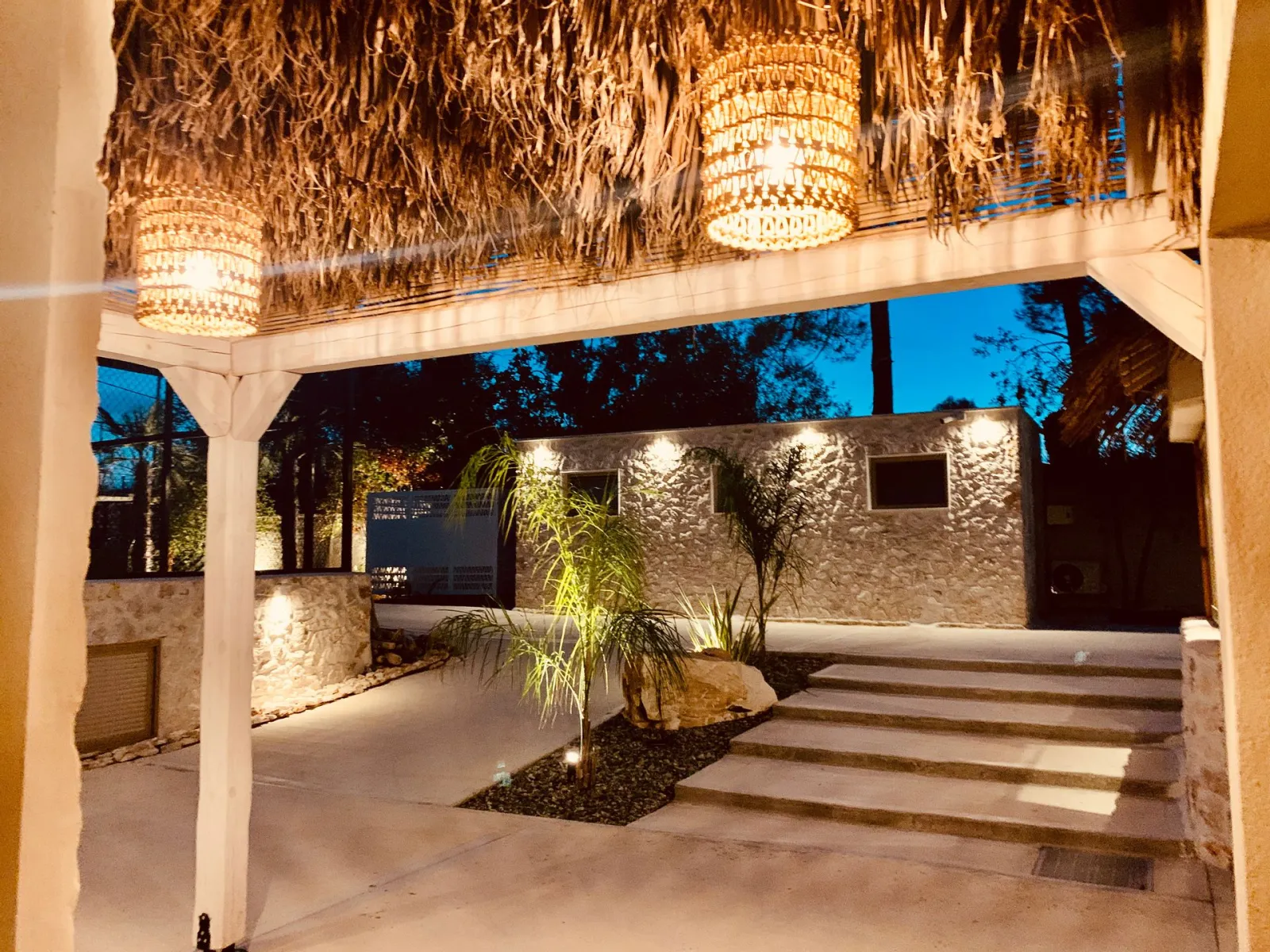 MAKO Sea & Suites