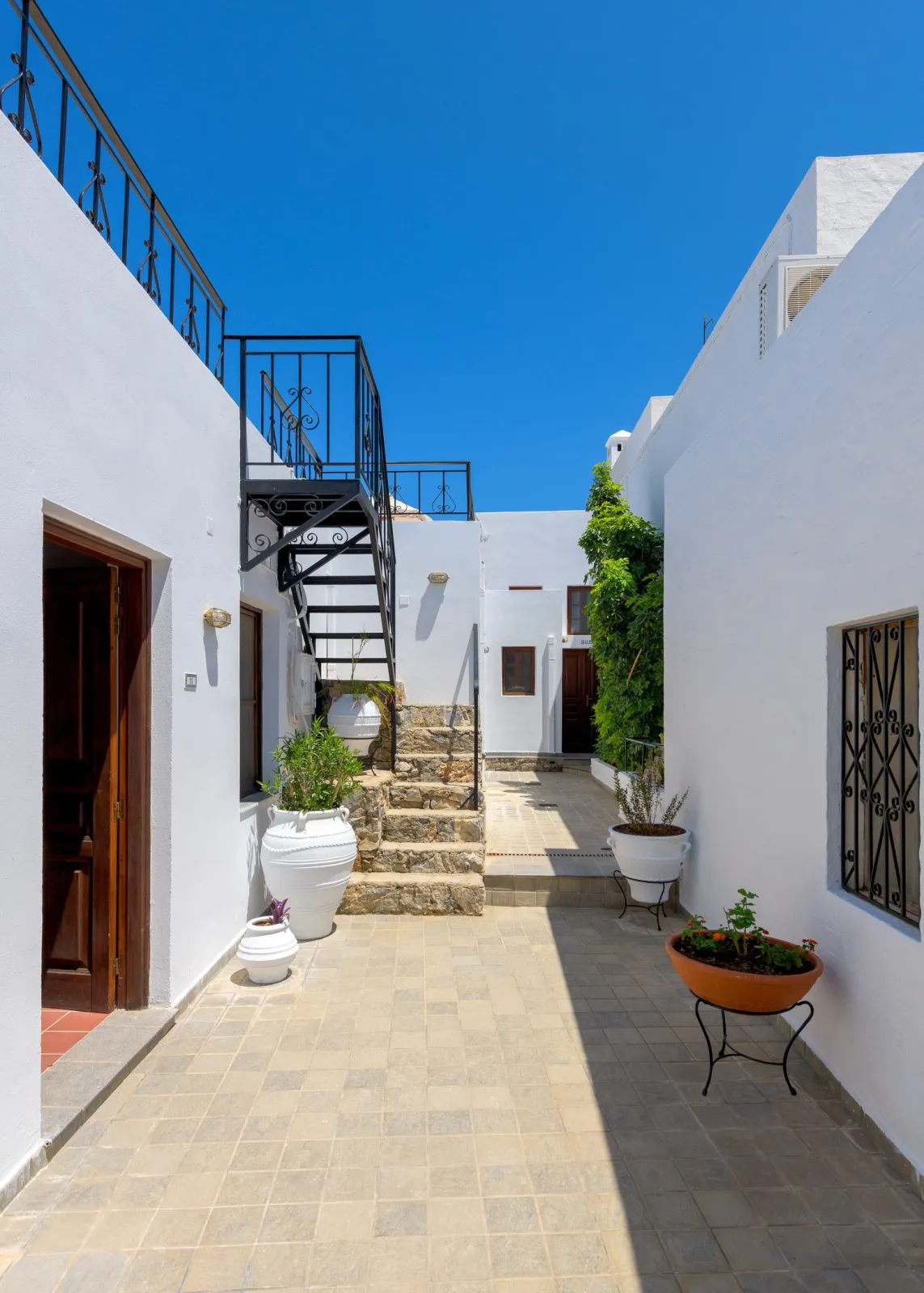 Maris Lindos Suites & Apartments