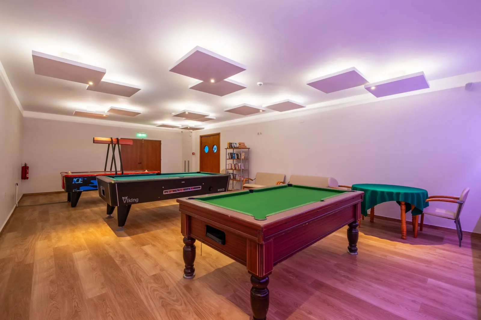BILLIARD