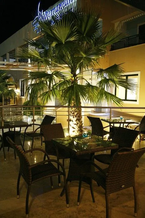 OUTDOOR PICTURE