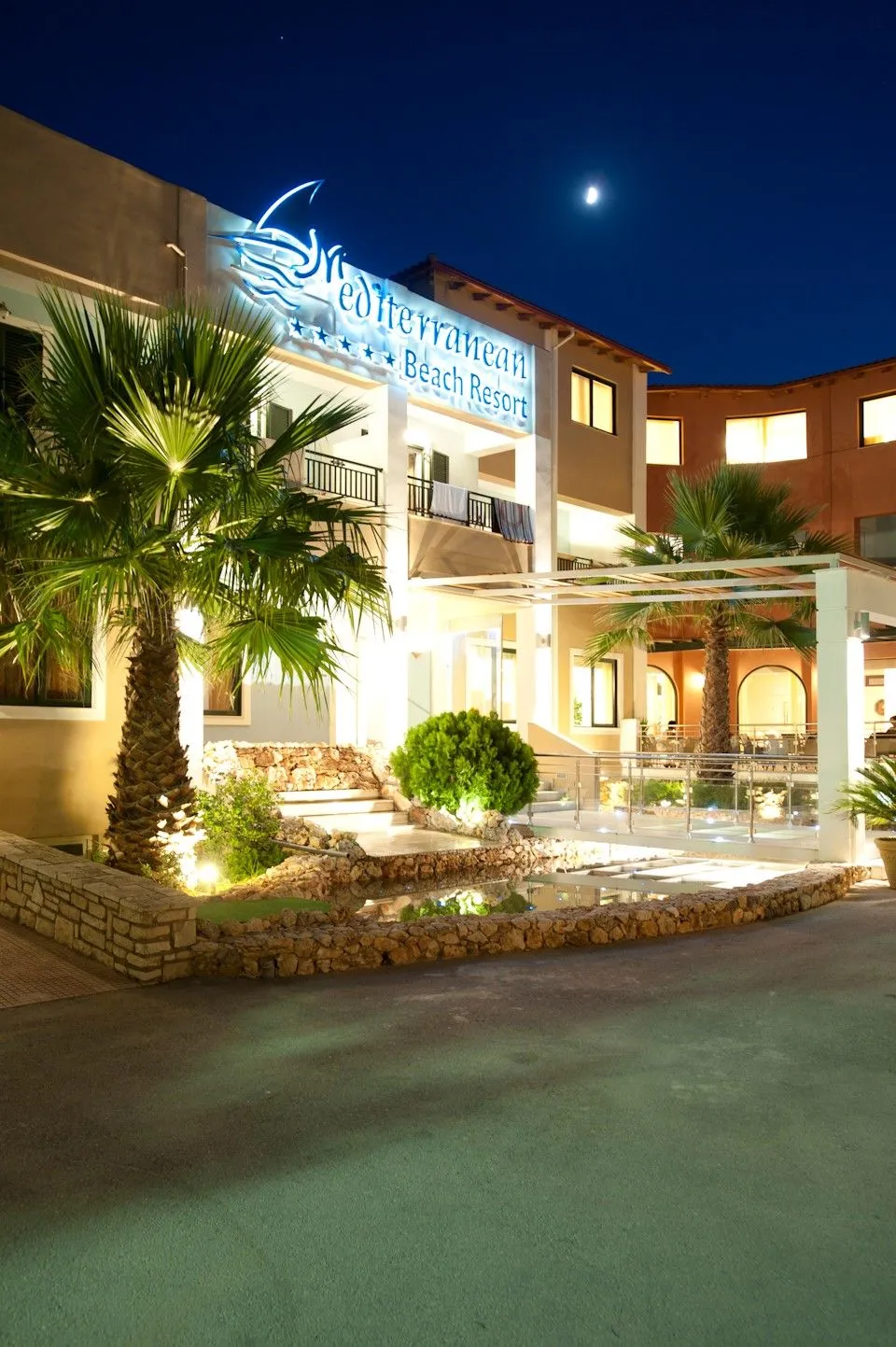 OUTDOOR PICTURE