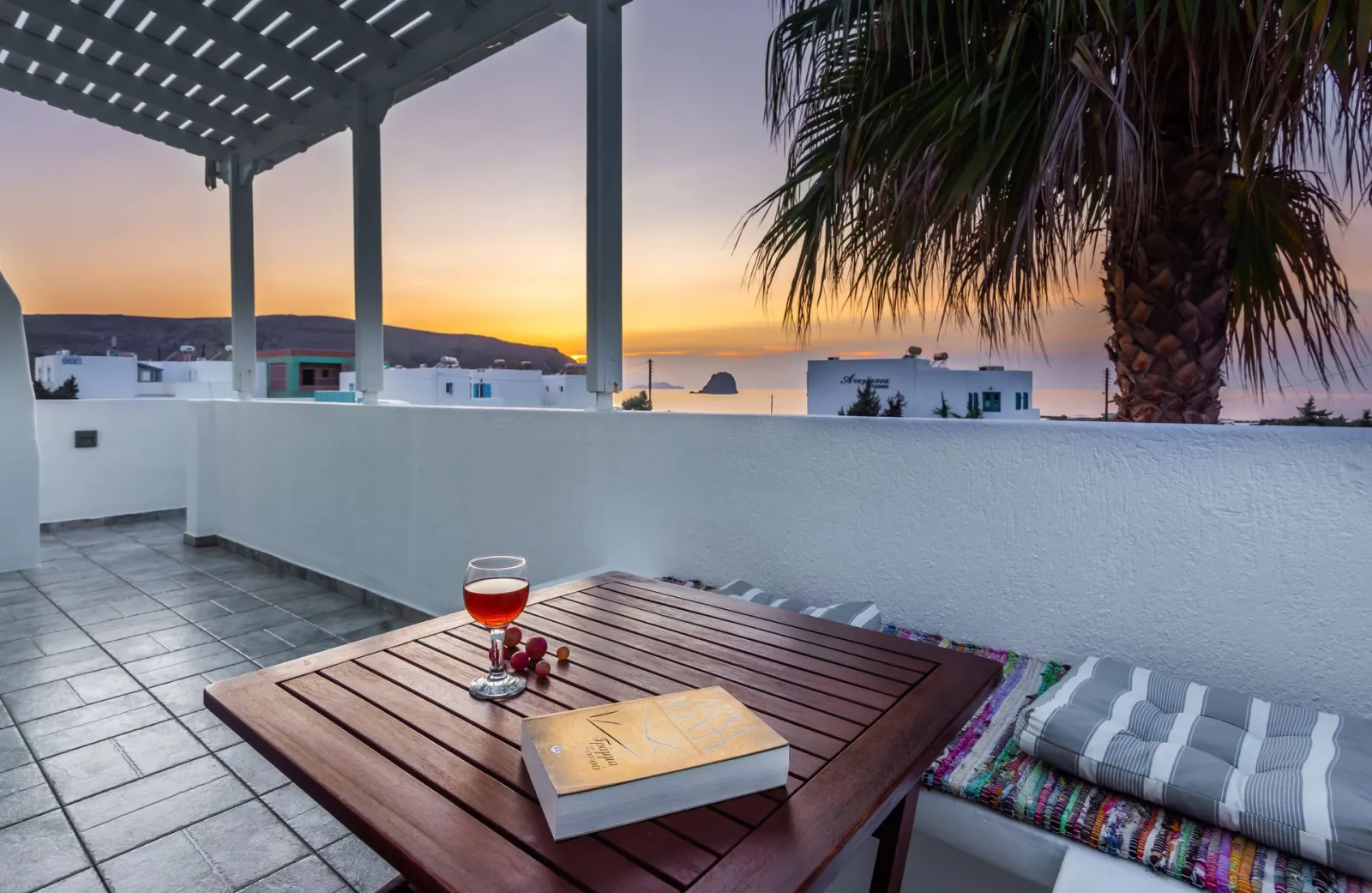Michalis Studios Milos