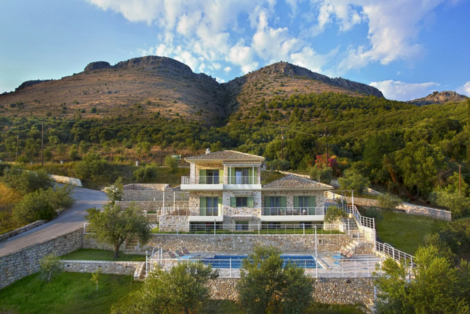 Followmetogreece_Party-friendly accommodations Greece_7189