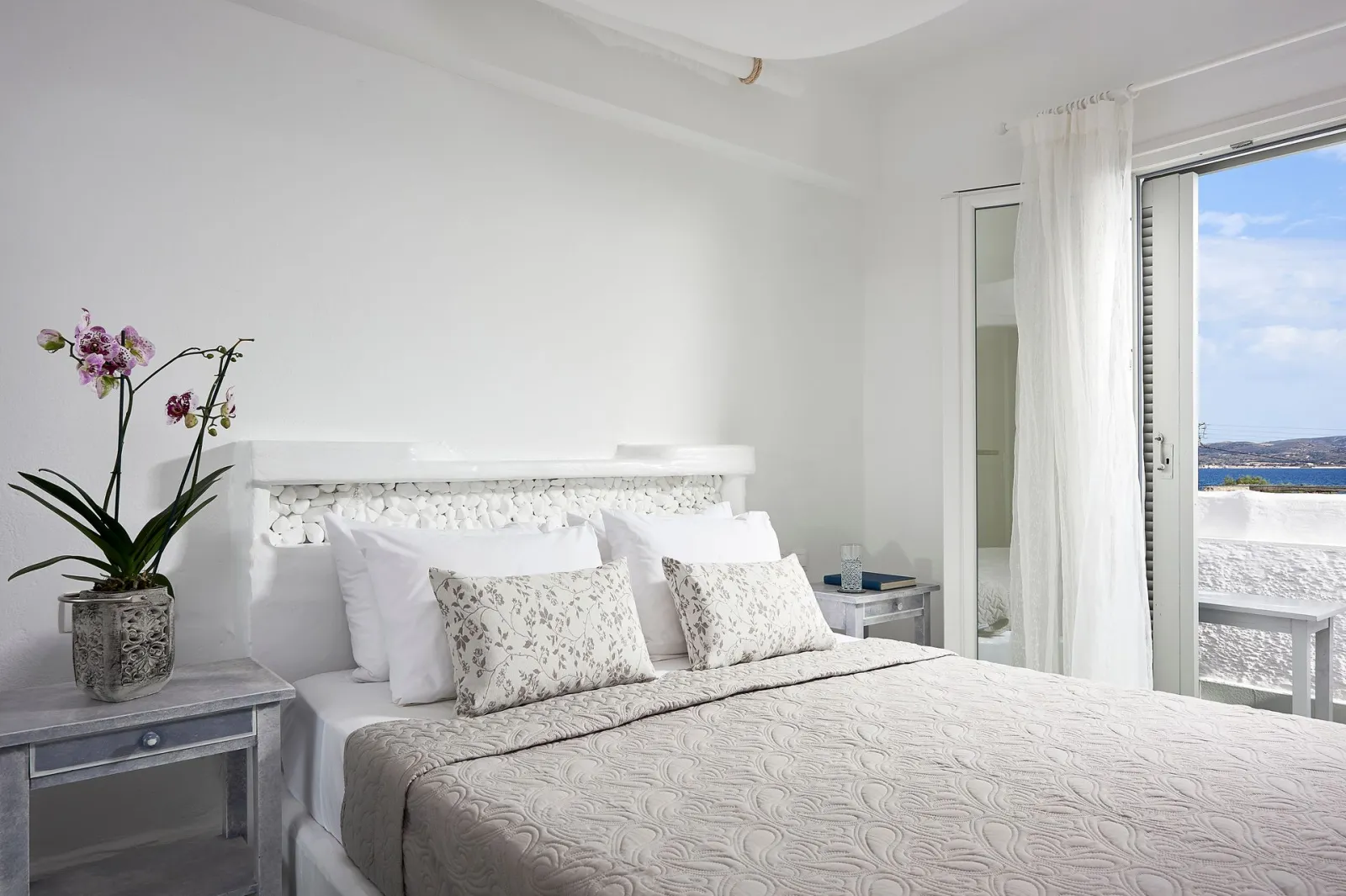 Milos Hotel