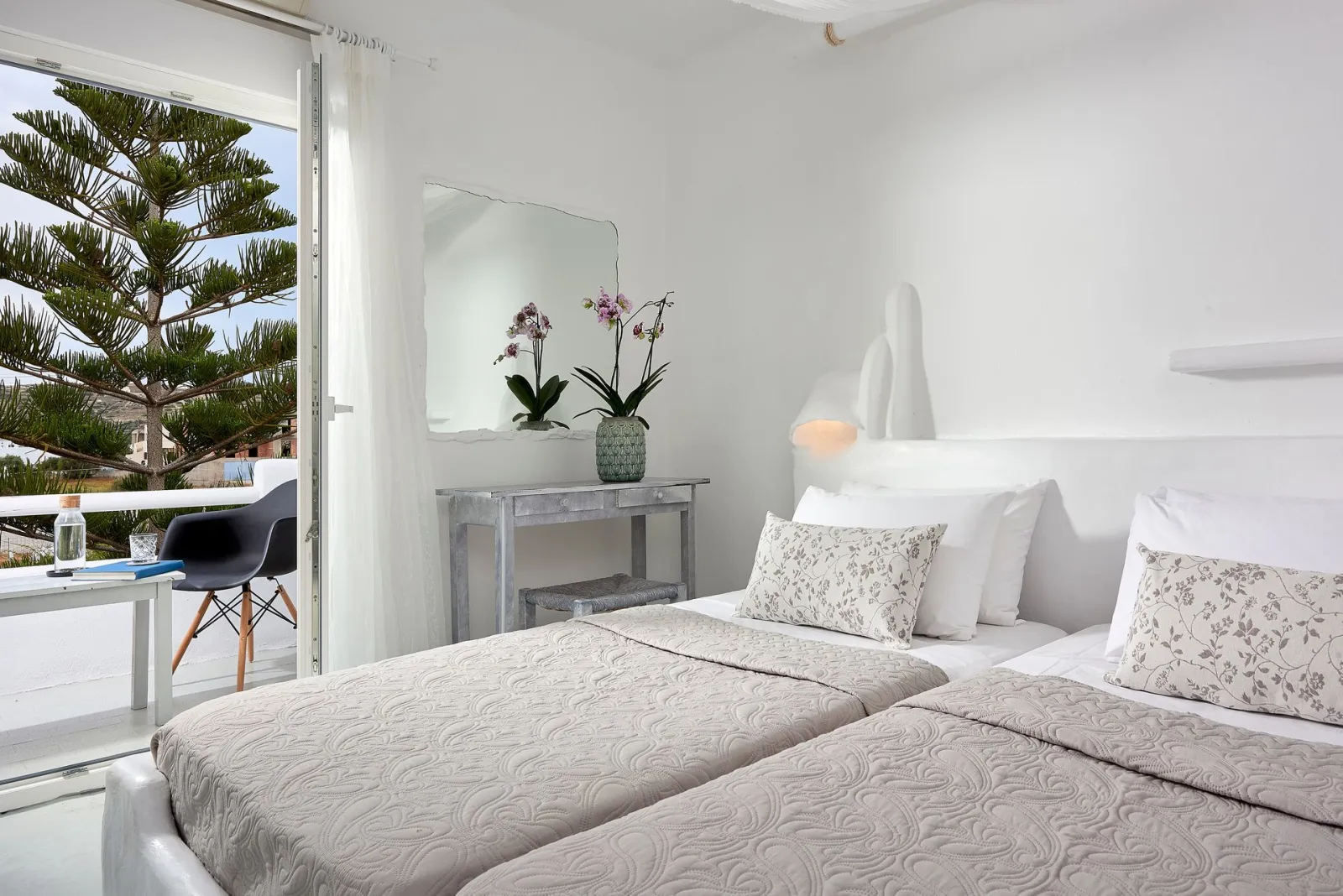Milos Hotel