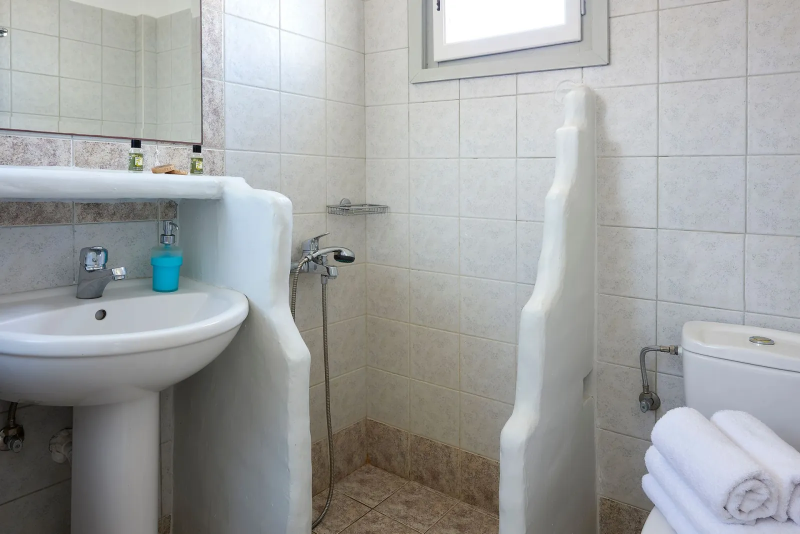 Milos Hotel