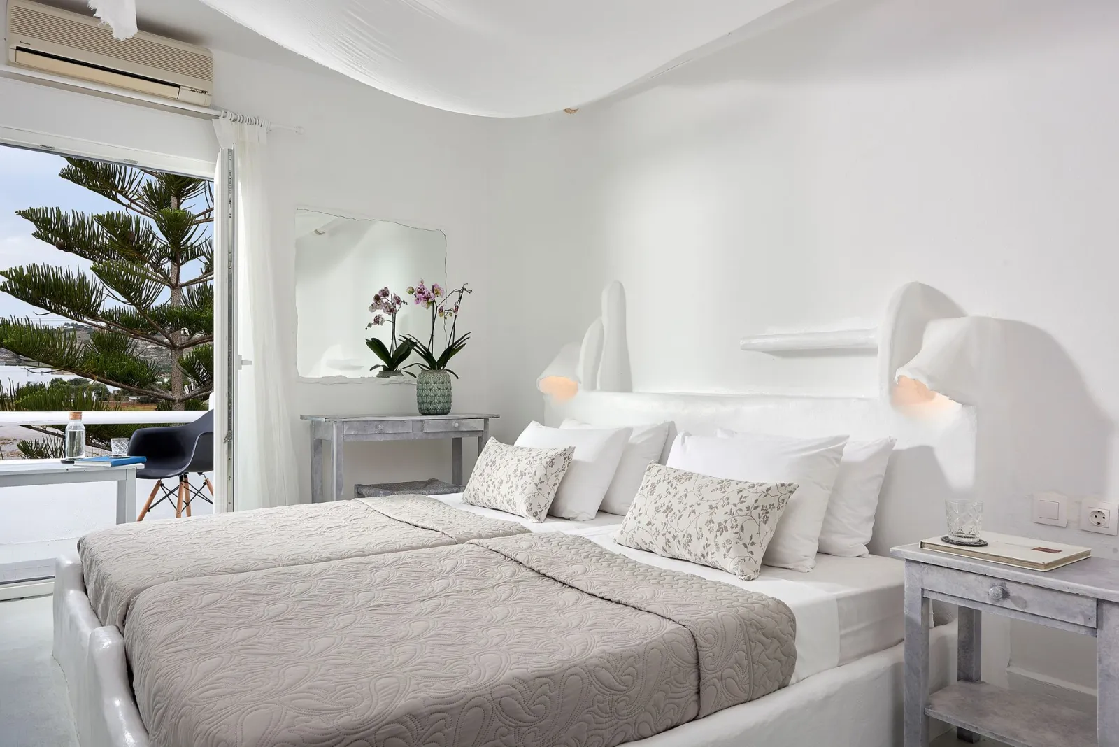 Milos Hotel
