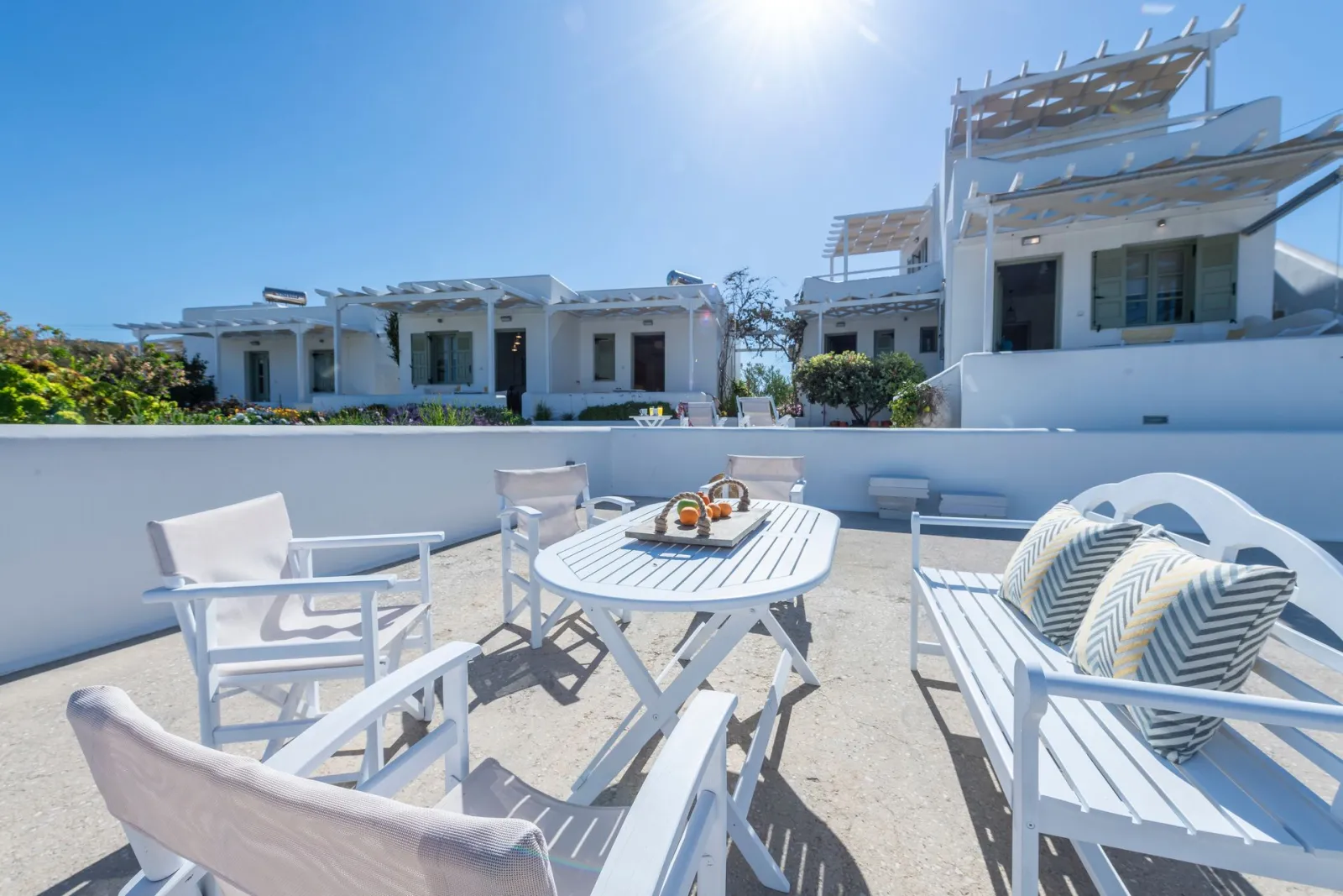 Mirabeli Apartments & Suites
