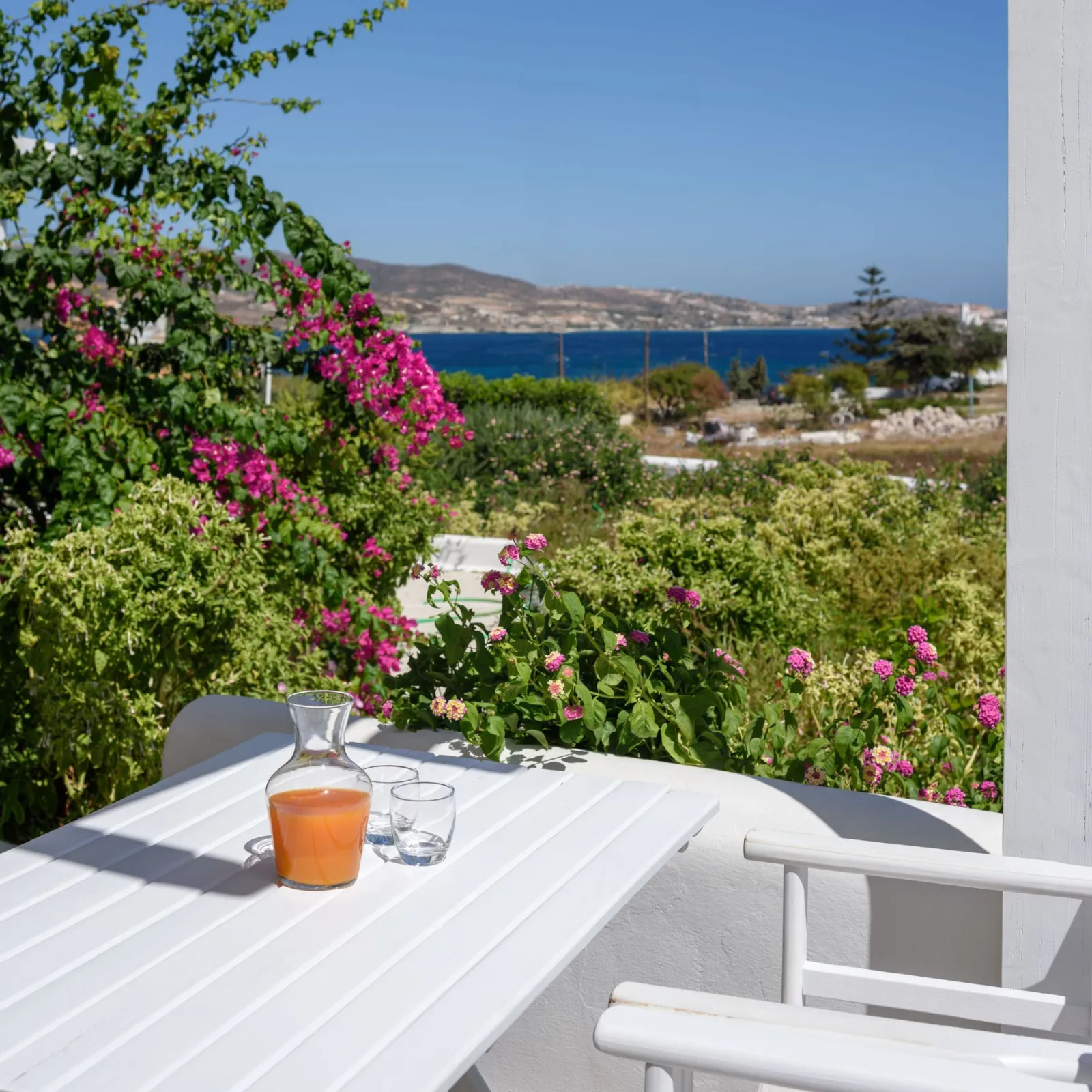 Mirabeli Apartments & Suites