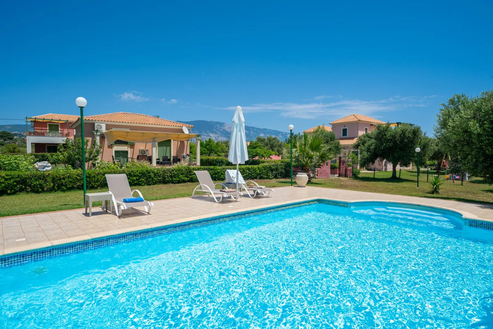 Monambeles Villas