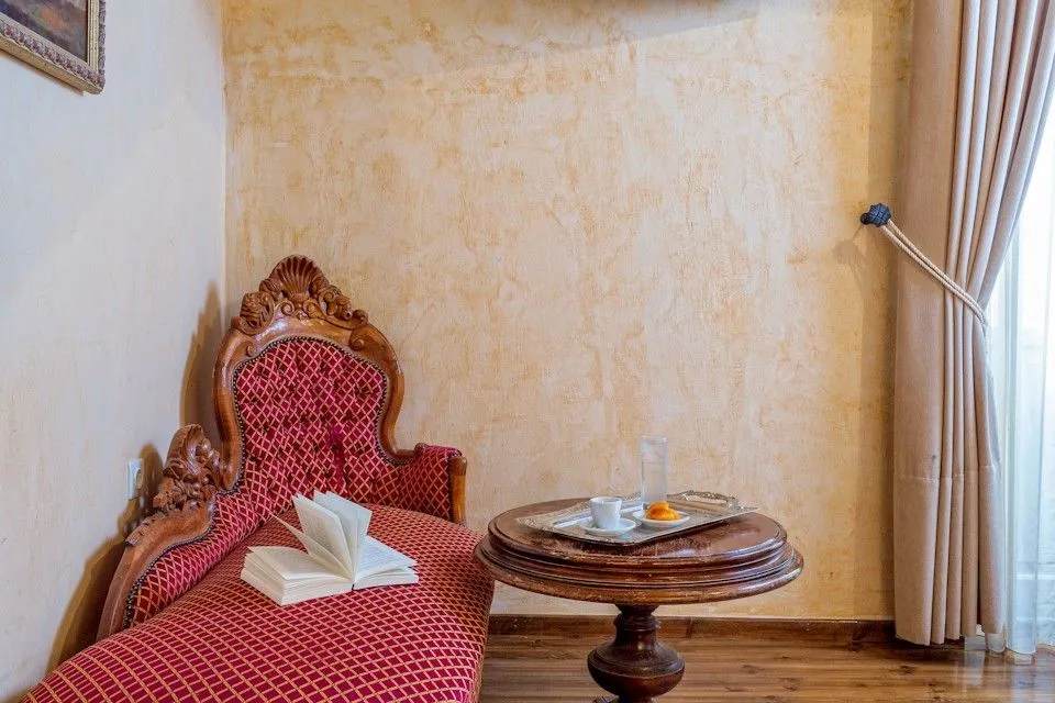 Nafsimedon Hotel