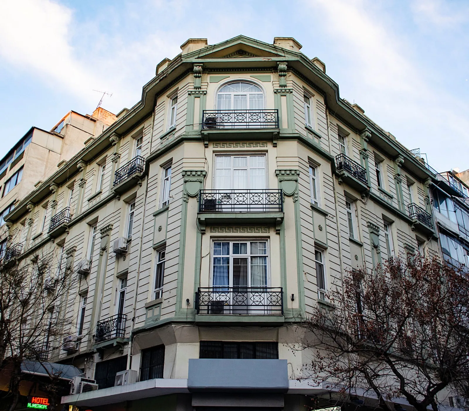Nea Metropolis Hotel