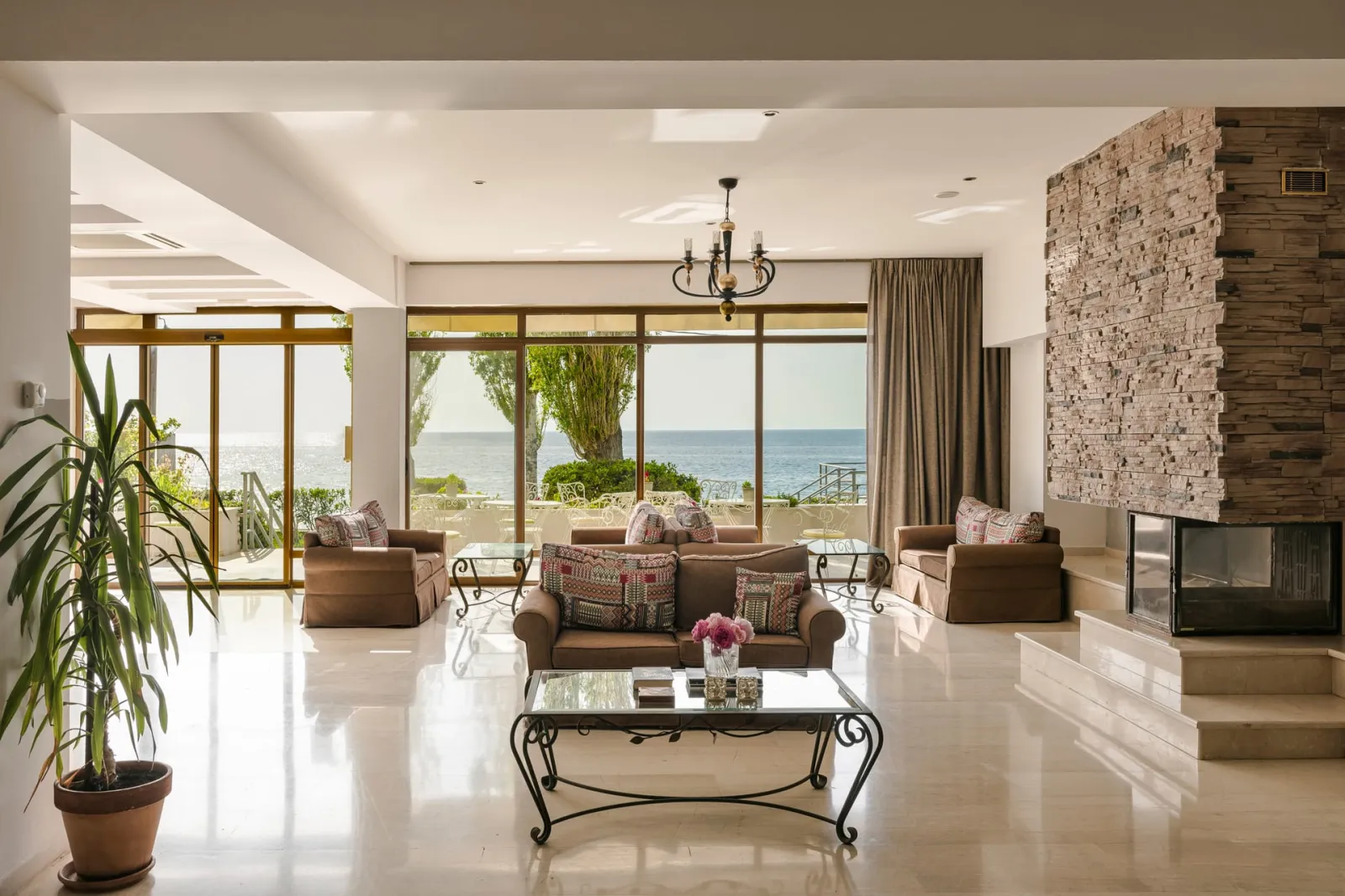 Niki Beach Hotel