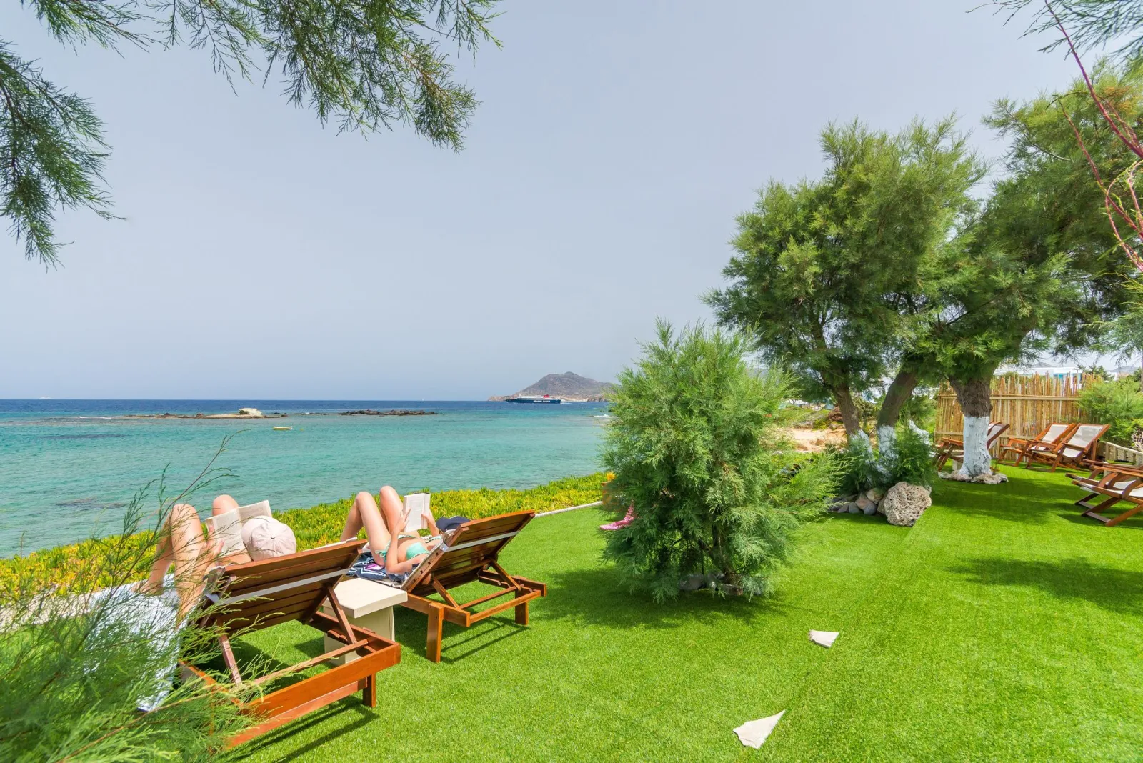 Niki Savvas Studios & Suites Milos