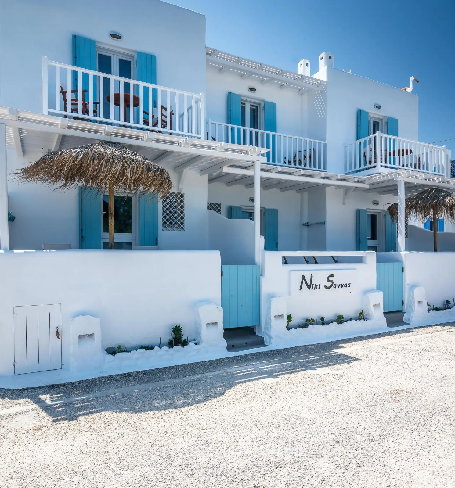 Niki Savvas Studios & Suites Milos