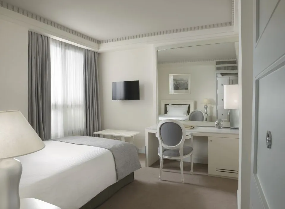 NJV Athens Plaza Hotel