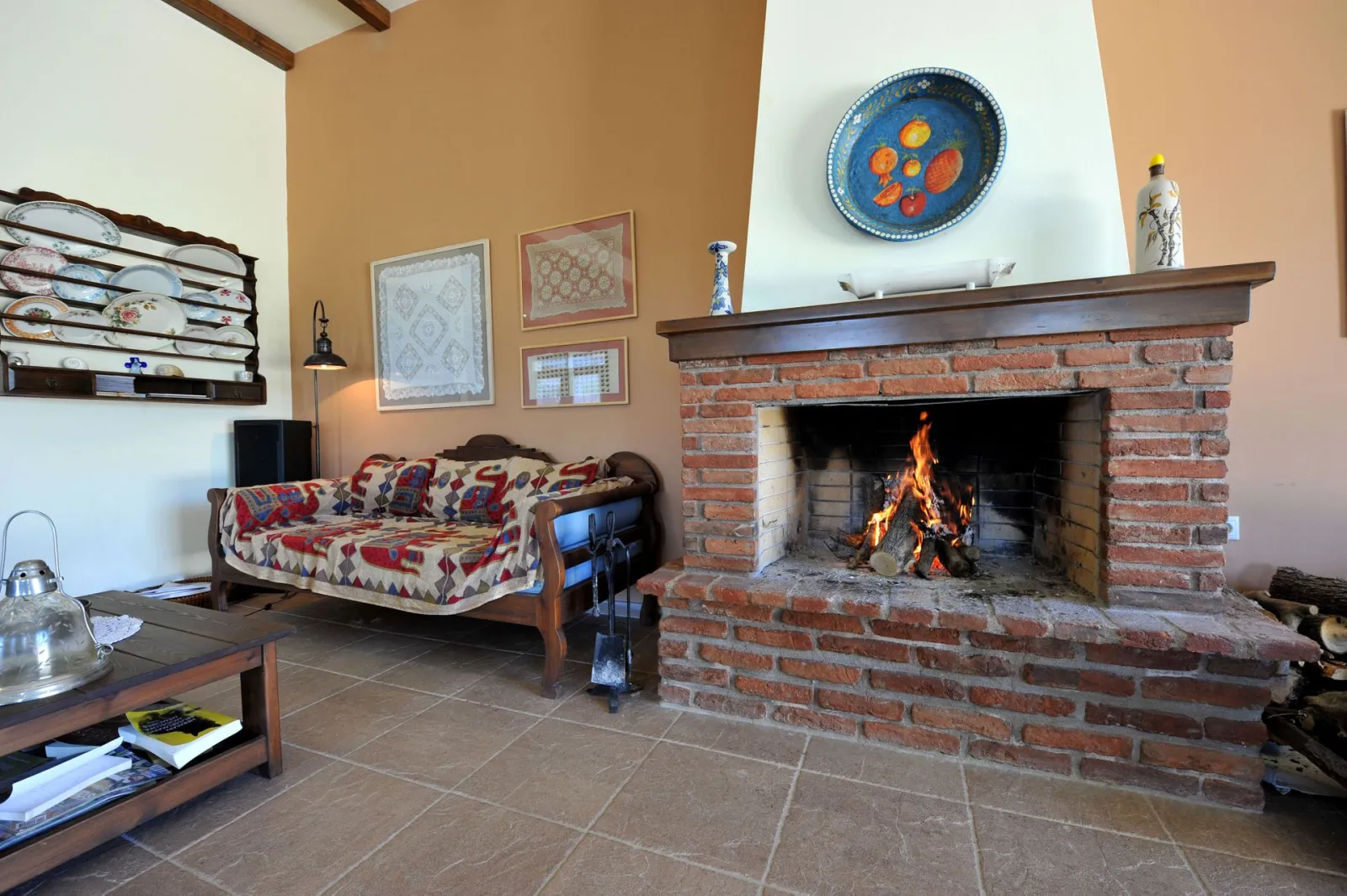 Fire place corner