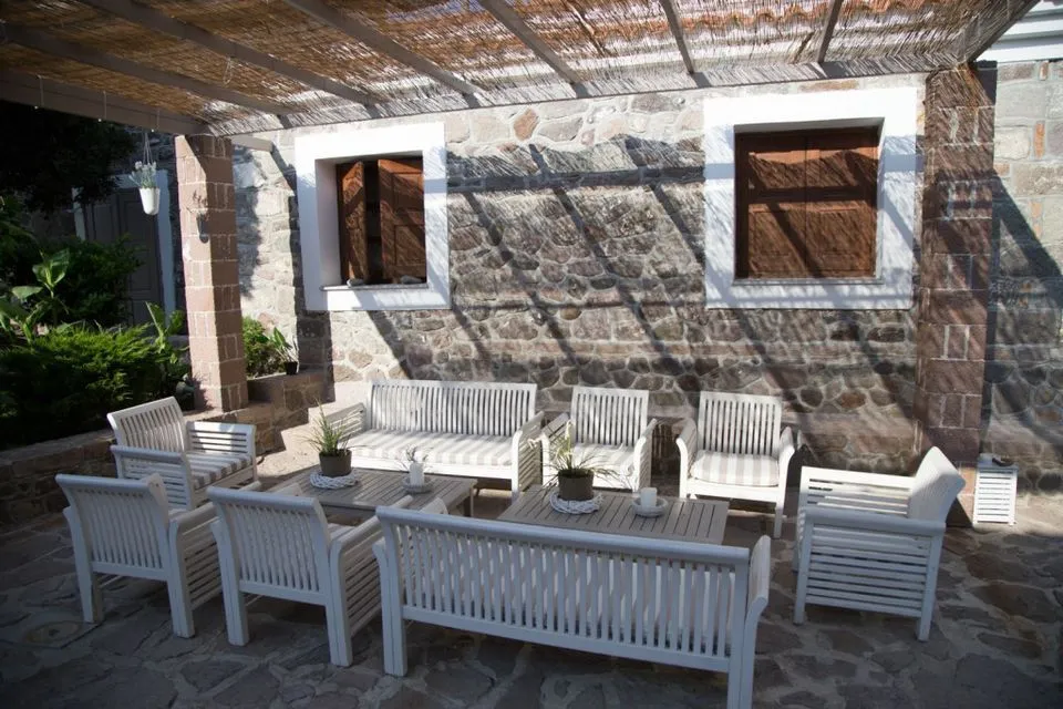 Olive Press Hotel & Apartments