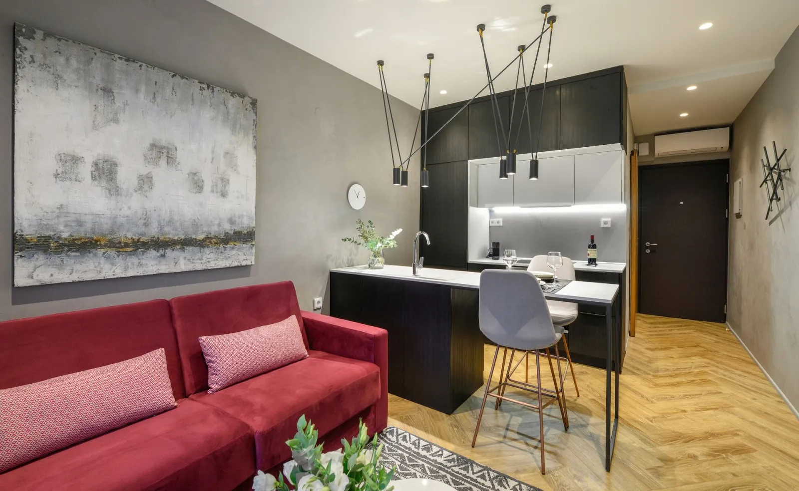 Olvios Luxury Suites & Lofts