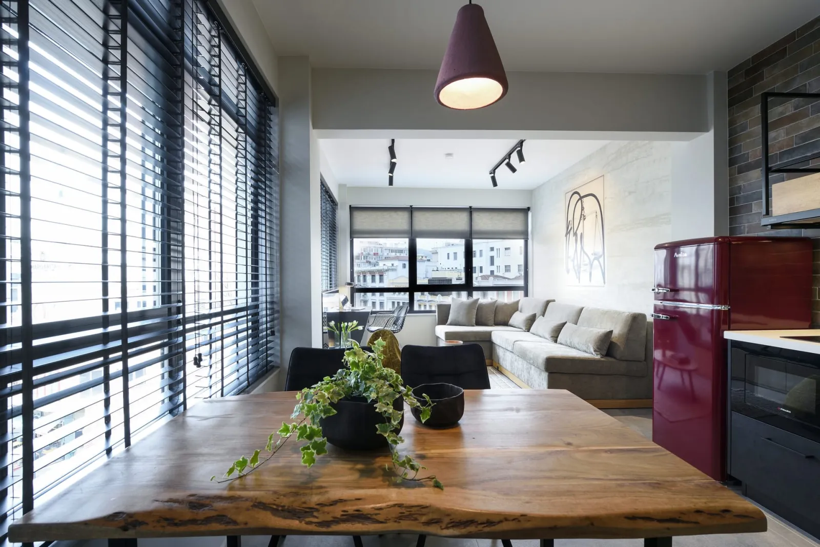 Olvios Luxury Suites & Lofts