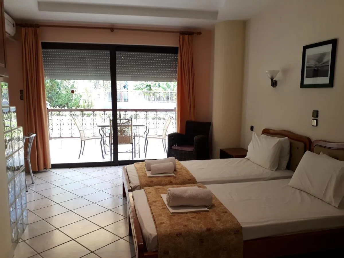 Followmetogreece_Budget-friendly hotels Greece_8313