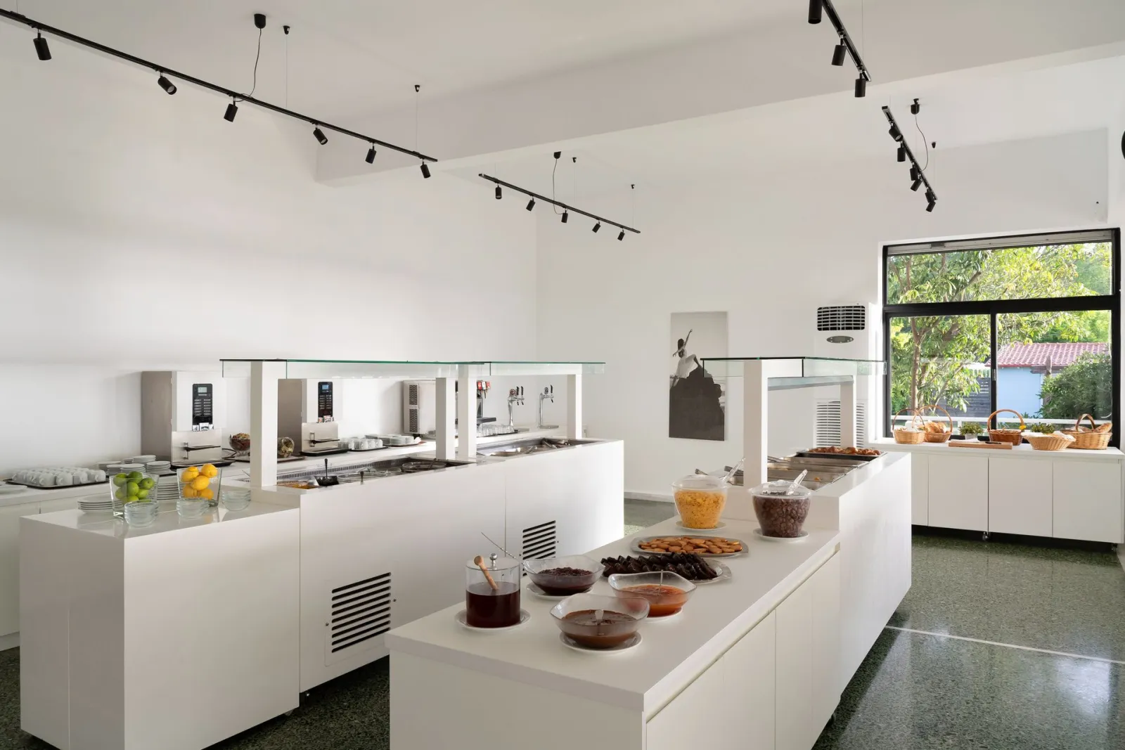 Main Restaurant-Breakfast