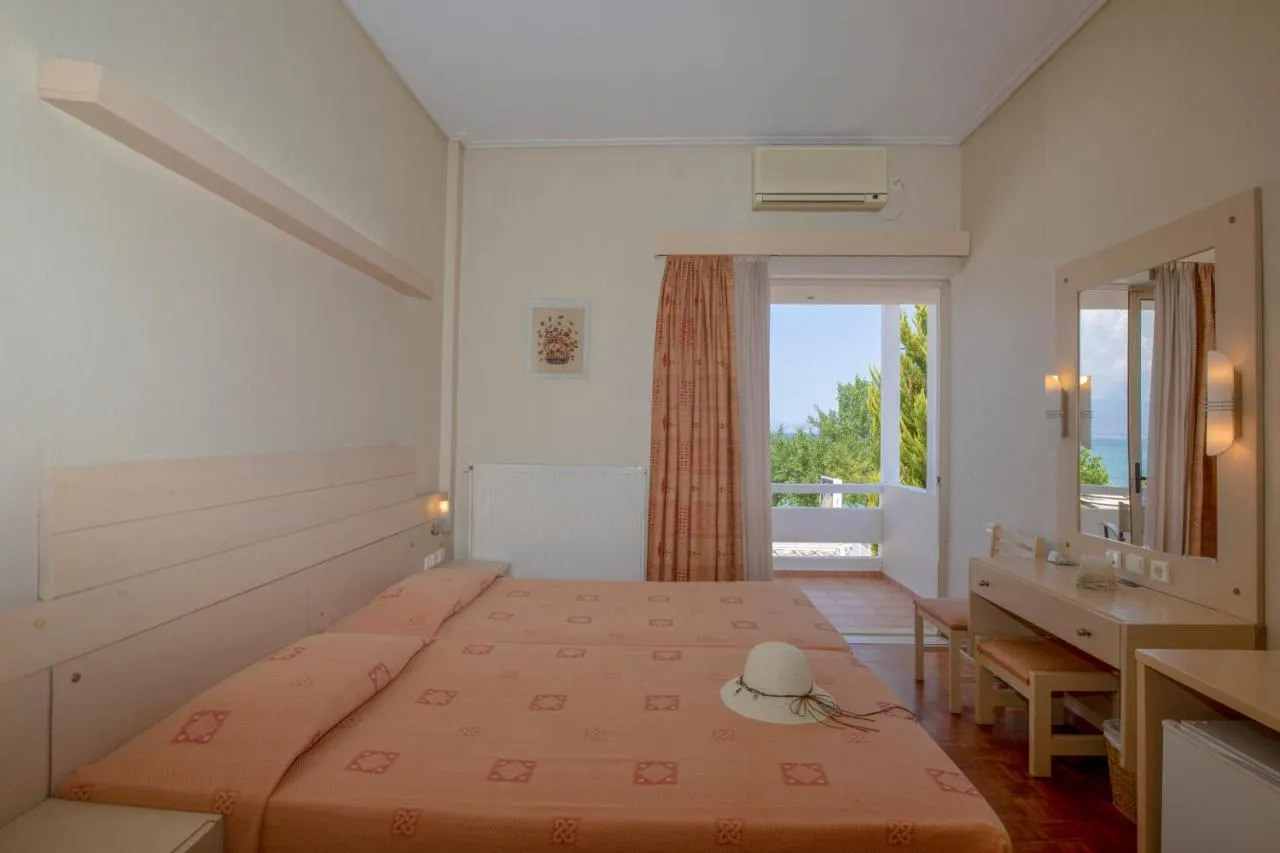 Followmetogreece_Cliffside retreats Greece_5255