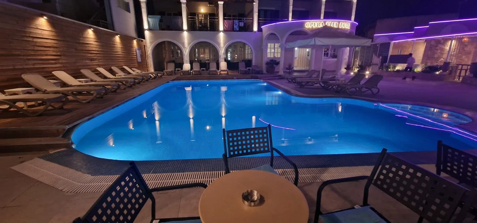 Opera Blue Hotel