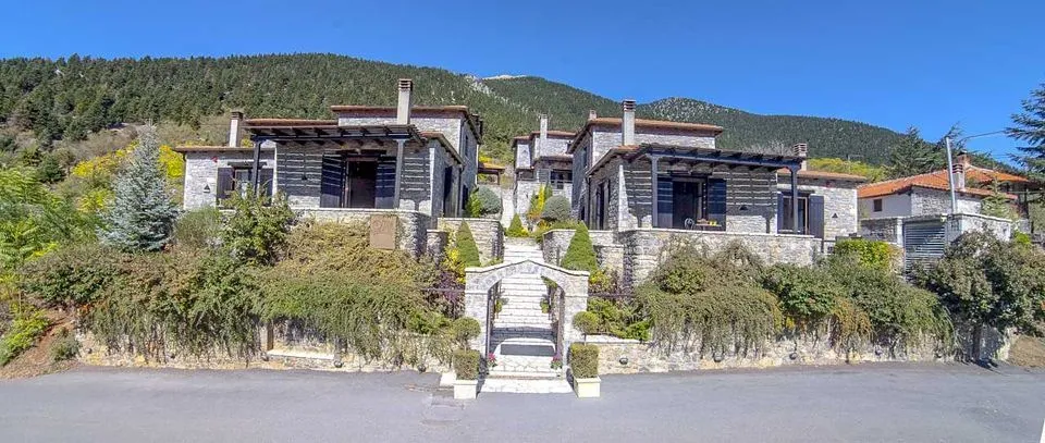 Ostra Menalon Luxury Suites