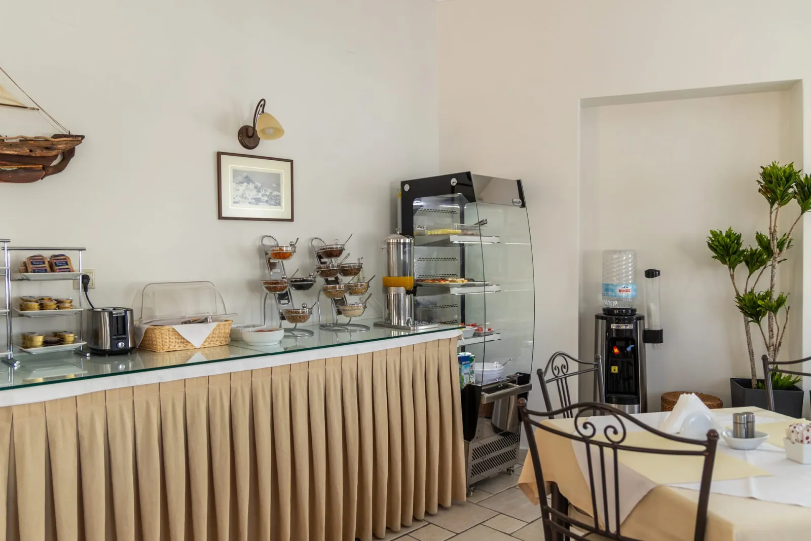 Ostria Hotel