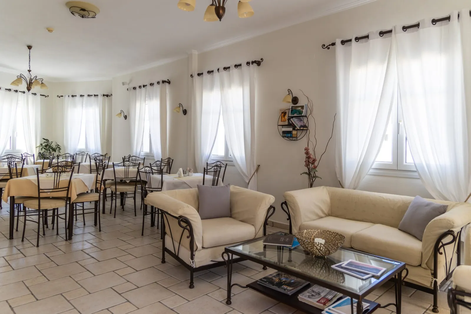 Ostria Hotel