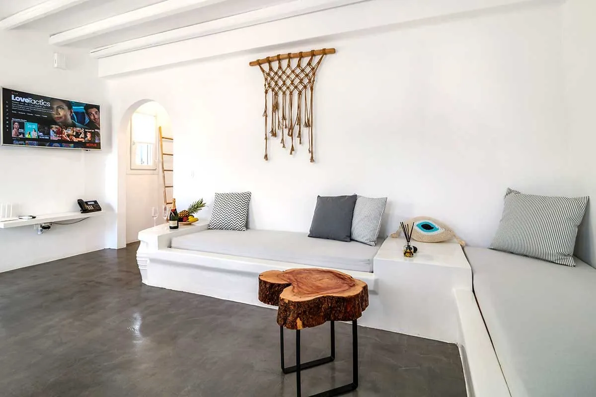 Ow Andros Luxury Suites