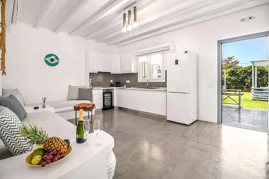 Ow Andros Luxury Suites